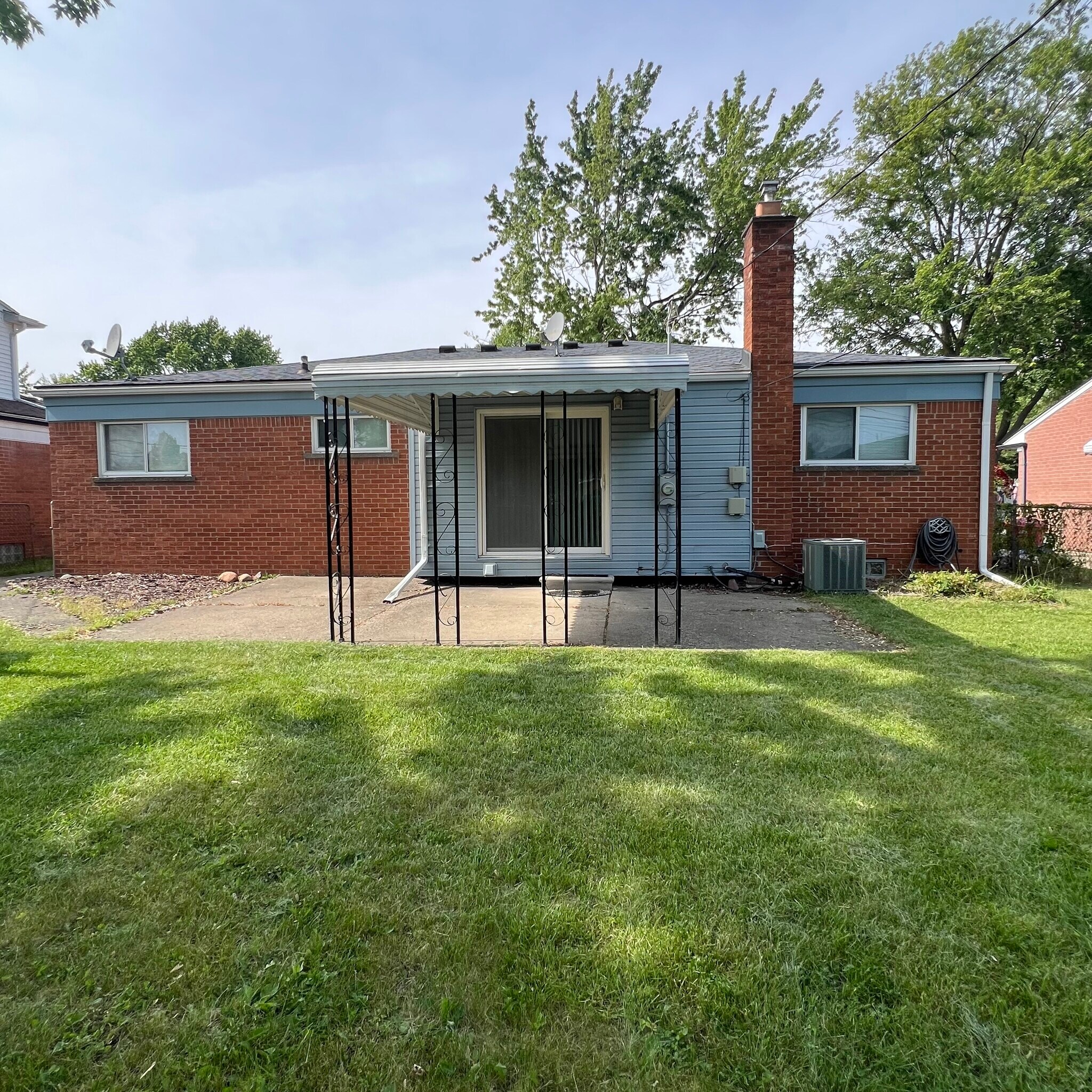 Building Photo - 14186 Alger Ave
