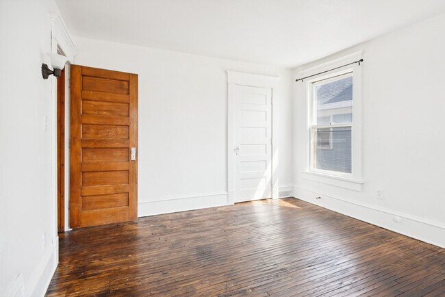 Building Photo - 246 Western Ave