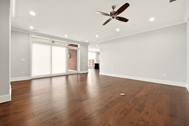 Building Photo - 6600 Seminary Woods Pl