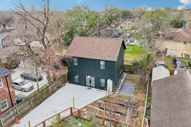 Building Photo - 1410 Elliott St