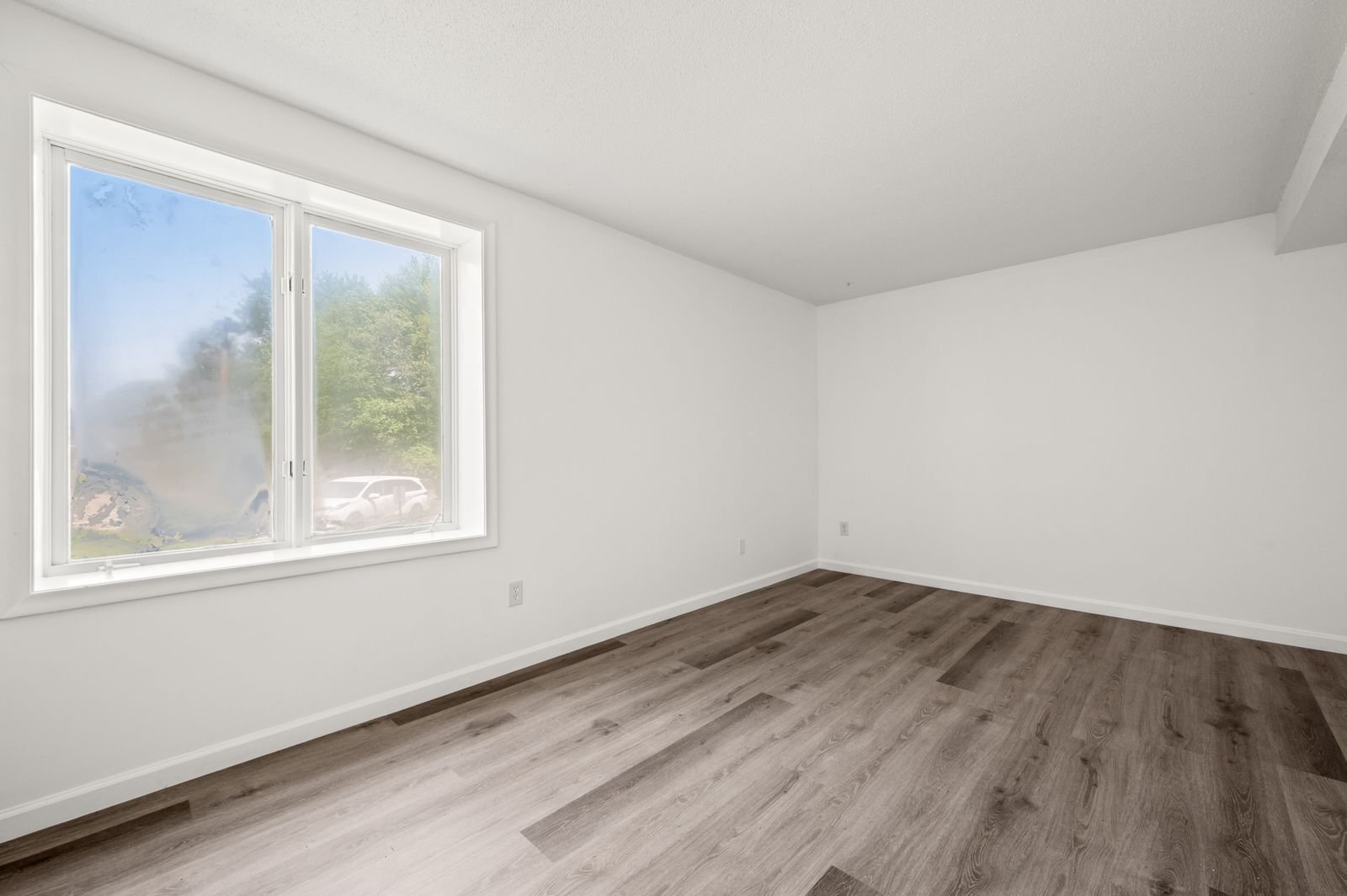 Building Photo - 20 Little Oak Ln