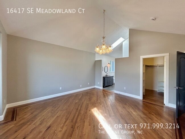 Building Photo - 16417 SE Meadowland Ct