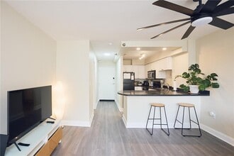 Building Photo - 2479 Peachtree Rd NE