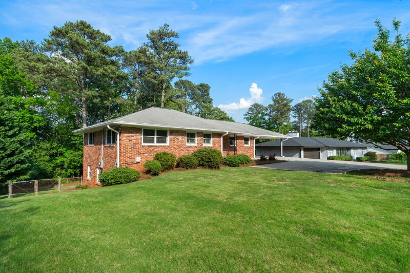 Building Photo - 3925 Orchard Rd SE