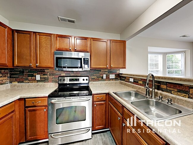Building Photo - 12737 Alvin Woods Dr