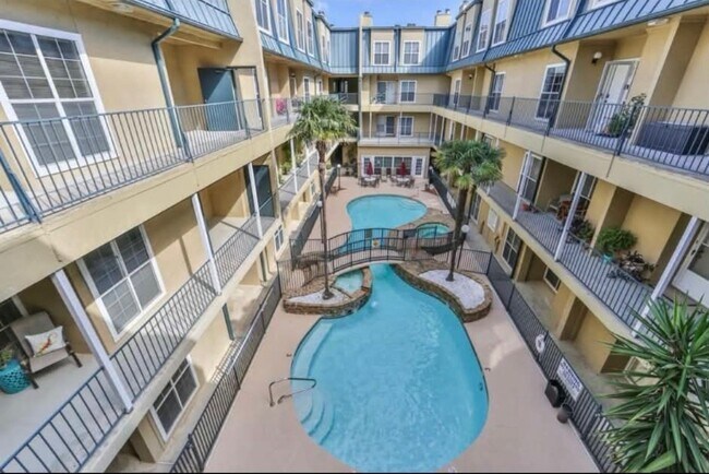 Building Photo - 921 Marine Dr
