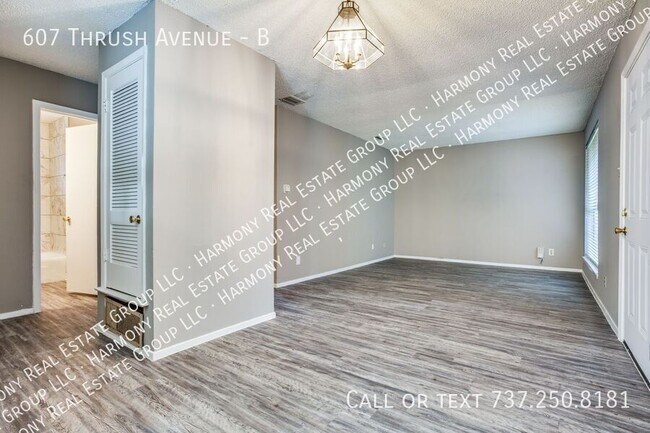 Building Photo - 607 Thrush Ave