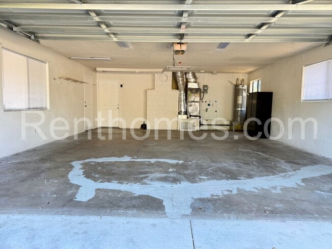 Building Photo - 15917 Arena Dr