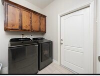 Building Photo - 3141 Piranha Dr