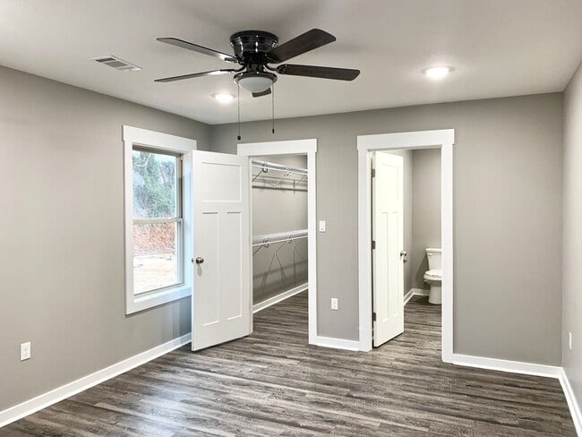 Building Photo - Modern 3-BR/2-BA Home Near ASU