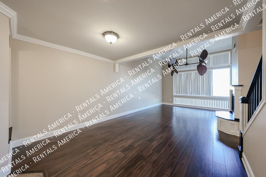 Building Photo - 1701 E Colter St