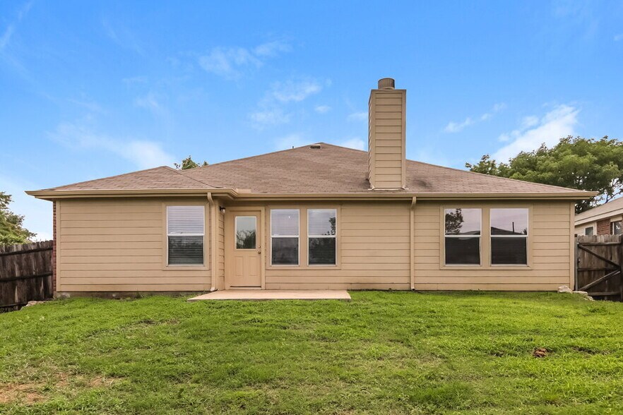 Building Photo - 1108 Cumberland Dr