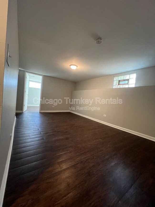 Building Photo - 17504 Oakwood Dr