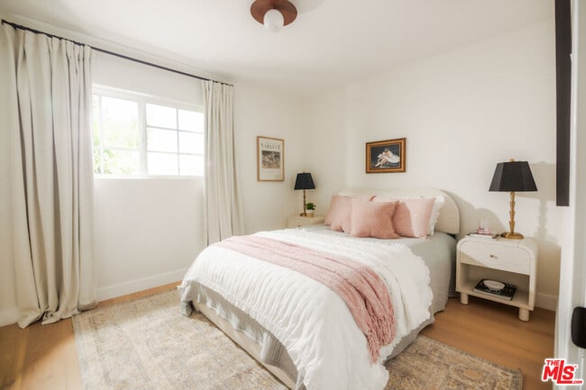 Building Photo - 15701 Ludlow St