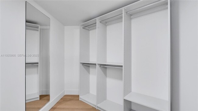 Building Photo - 555 NE 34th St