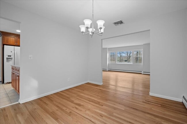 Building Photo - Croton On Hudon 4-Bedroom 2.5-Bathroom Home