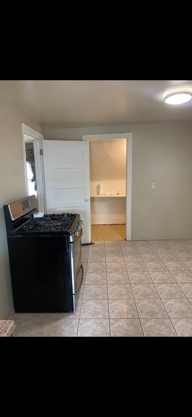 Kitchen/Pantry - 705 N 16th Ave