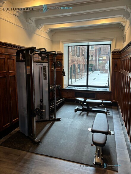 Building Photo - 534 W Stratford Pl