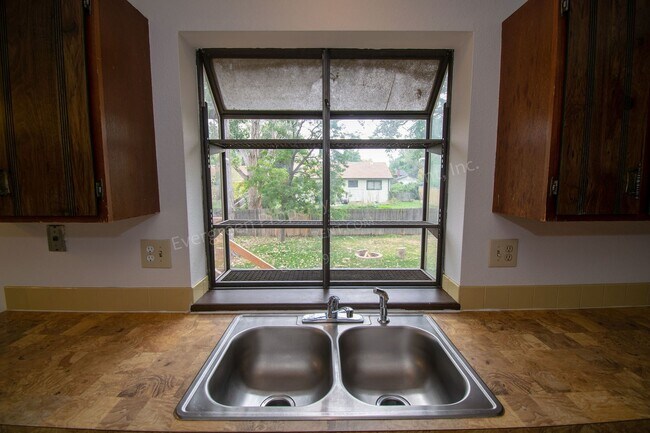 Building Photo - 3-Bedroom home in West Fort Collins!