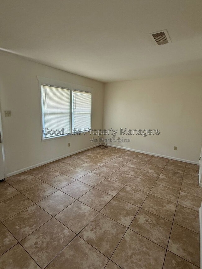 Building Photo - 3751 E Olive Rd