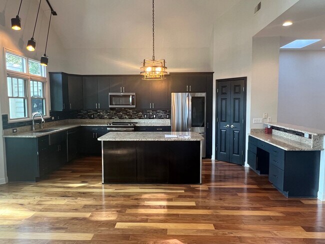 Building Photo - Spacious Updated Home in Windmill Harbour!