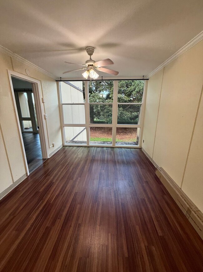 Building Photo - 3 bedroom 2 bath condo in Ridgecrest in  Waikalani comes with 2 parking