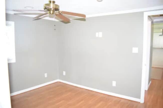 Building Photo - Charming, Partially Furnished Cottage-Styl...