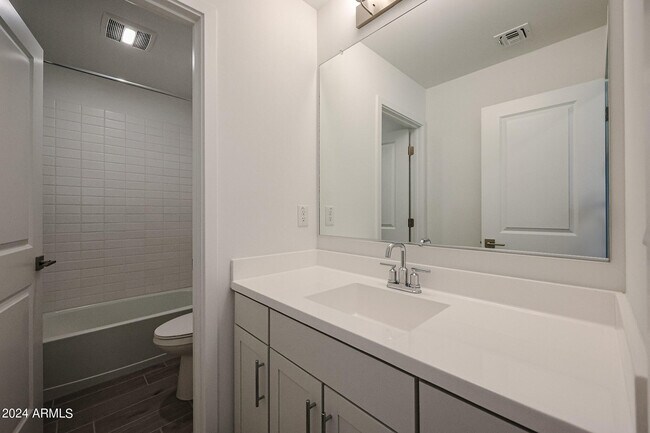 Building Photo - 7917 N 79th Ave