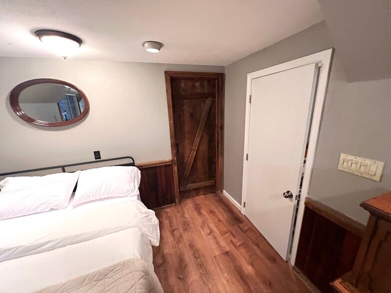 Building Photo - 215 Macktown Rd