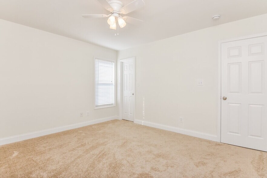 Building Photo - 3151 La Costa Way