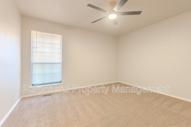 Building Photo - 1401 Harding Ave