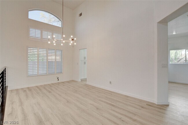 Building Photo - 8401 Desert Quail Dr