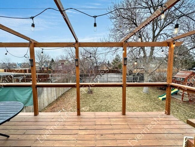 Building Photo - Charming 4-Bedroom Home with Spacious Layo...