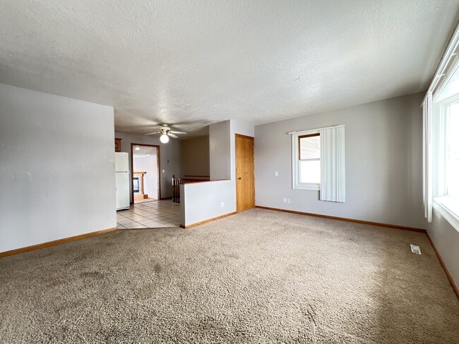 Building Photo - 2388 Martin Dr