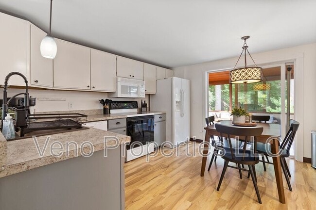 Building Photo - 181 Arrow Wood Pl