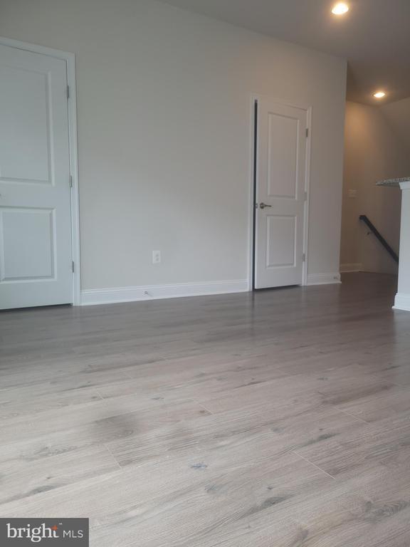 Building Photo - 7111 Tyndale Way