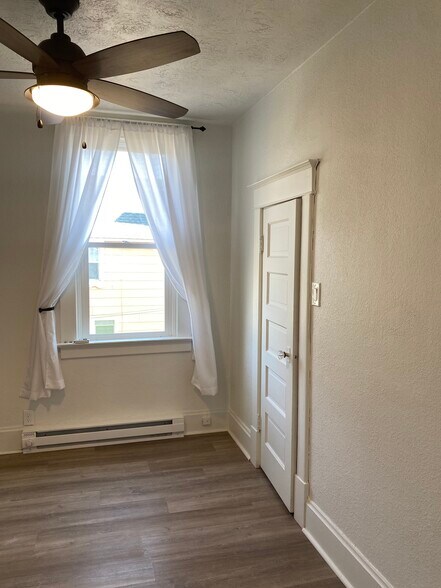 Building Photo - 224 W Shannon Ave