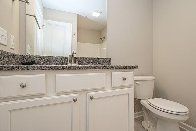 Building Photo - 3368 Glenbrook Cir S