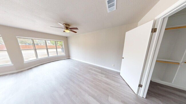 Building Photo - 2018 Shoemaker Dr