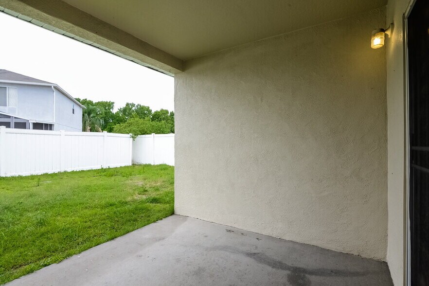 Building Photo - 30932 Midtown Ct