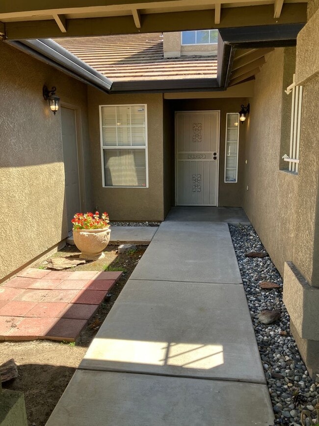Building Photo - 2412 Alexia Way