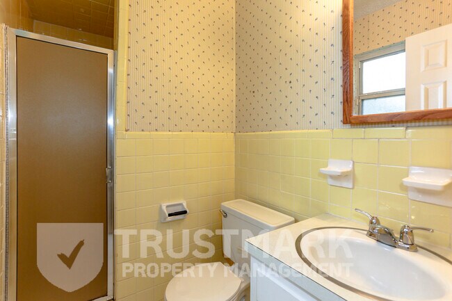 Building Photo - 417 Cottonwood Dr