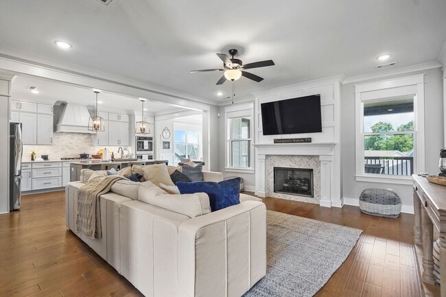 Building Photo - 3016 Whitstable Ct