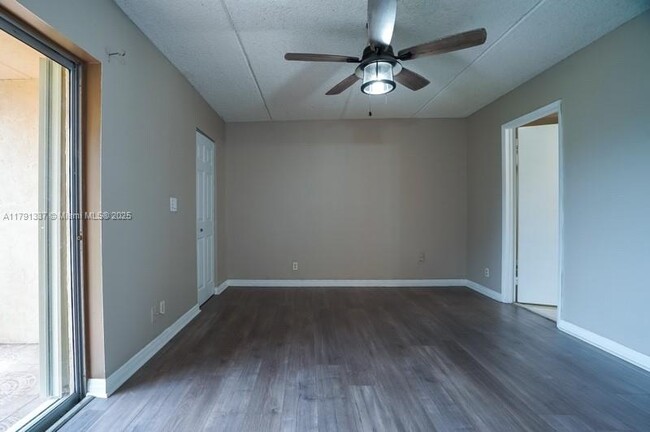 Building Photo - 2200 Springdale Blvd