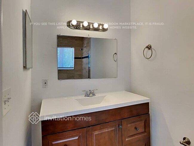 Building Photo - 14502 SW 139th Ave Cir E