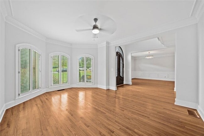 Building Photo - 1230 New Britain Dr SW