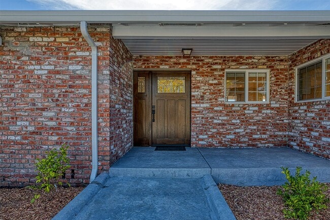 Building Photo - Hill St Beauty in Capitola
