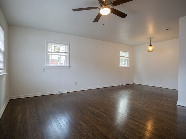 Building Photo - Charming 3BR Brick Ranch