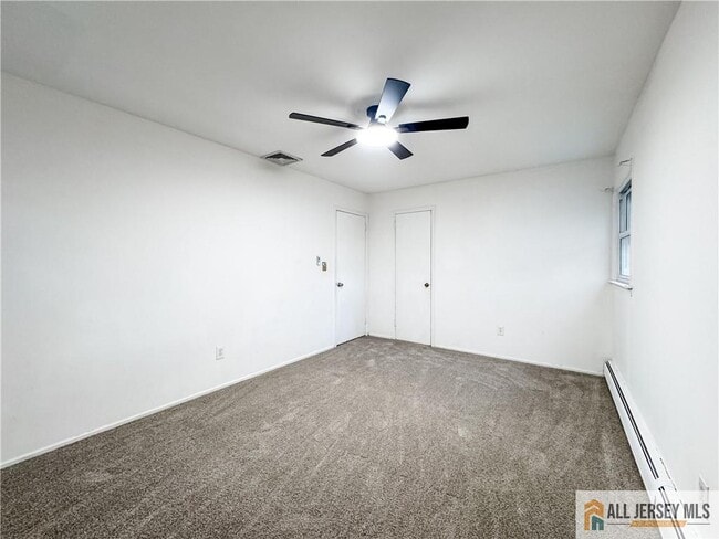 Building Photo - 742 Grove Ave