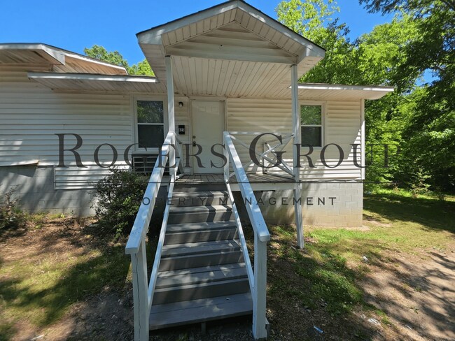 Building Photo - #450 - 923-925 Arch St Duplex